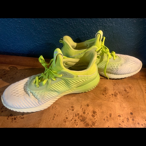Adidas alphabounce neon women’s running shoe size 10 - Picture 3 of 6